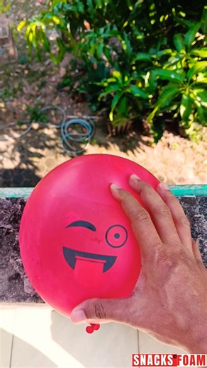 balloon emoji fall 💥🔴💥 #गुब्बारा #poppballons #ballongame #balloon #バルーン #balon #بالون #bóng bay