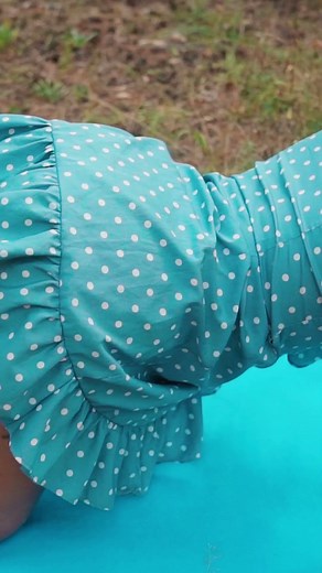 Evelina's yoga outdoors in a dress #yoga #stretching