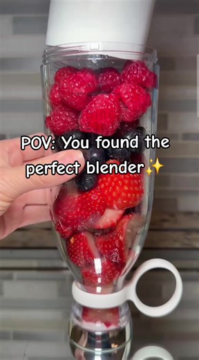 Mixed berries🍓🫐 #freshjuice #smoothie #drink #foryoupage #fyp