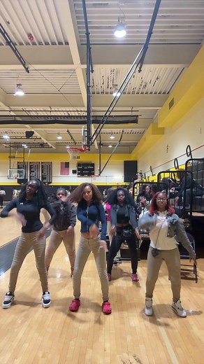 Dances Trend 2025: Back to Back Dance Challenge