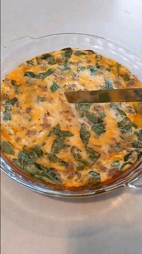 Crustless Sausage and Spinach Quiche #recipe #food #cooking #quiche #breakfast #shorts