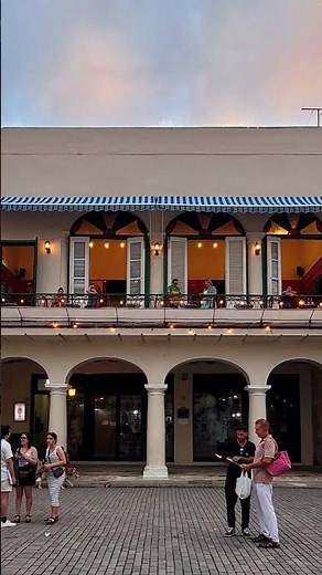 What nobody tells you about Plaza Vieja 😉 #cuba #havana #curiosities