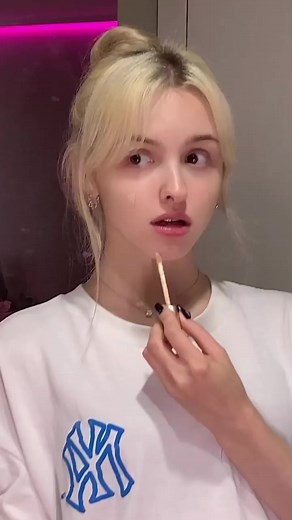 24K views · 1.8K reactions | Simple dimple dance羅 러시아 유행 #elinakarimova #viralreels #reelsfb #viral #trending #1m | Elina_Karimova | Facebook