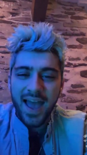 Intense Workout with Zayn Malik's 'Sweat' Song