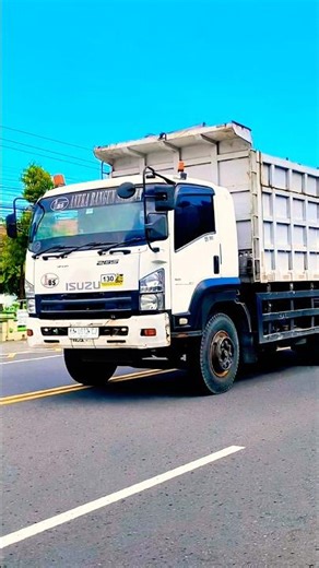 ISUZU TRONTON DUMP TRUCK WITHOUT LOAD SPEEDING FAST #shorts #trending #viral