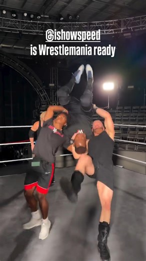 IShowSpeed Trains for WrestleMania with Logan Paul & Austin Theory at WWE PC