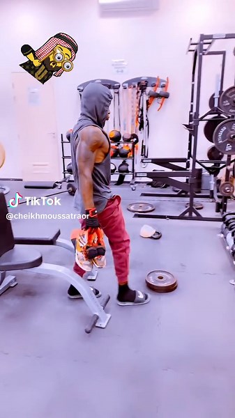 Effective Seated Row Machine Workouts for Strength