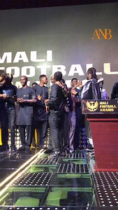 4.7K reactions · 76 shares | Classe et esprit d’équipe ! ✨ @yves_bissouma invite ses coéquipiers à le rejoindre sur le podium pour partager son trophée de Meilleur Joueur  au @malifootball_awards - #anousbamako #anbmagazine #MFA2025 #FairPlay | A Nous Bamako | Facebook