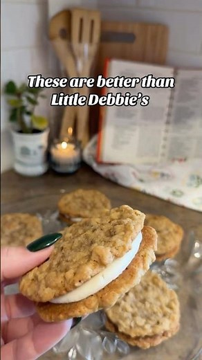 The best oatmeal cream pie recipe — the ultimate nostalgic dessert recipe #cookierecipes #baking