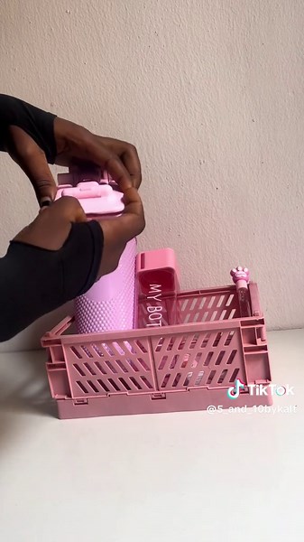 She loves pink 🏷️10,000naira…its the little things that matters 🥺❤️ WhatsApp:09084707139 or tap on the ig icon to order #giftideas #giftbox #smallbusiness #viral_video #fyp