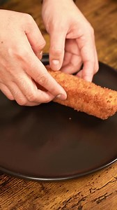 1.2M views · 27K reactions | Crab Rangoon Mozzarella Sticks #crabrangoon #crab #mozzarellasticks #chinesefood #americanfood #recipe #easyrecipe #dinnerideas #lunchideas | gidsgids | Facebook