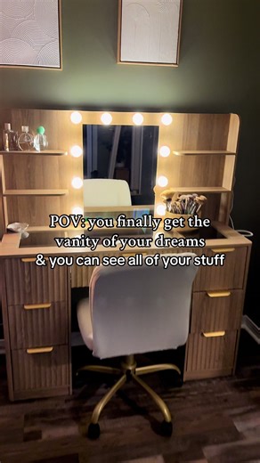 This vanity is what dreams are made of 😩 #fyp #foryou #foryoupage #makeupvanity #vanity