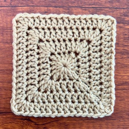 Easy Closed Granny Square Crochet Pattern (Free Pattern & Video)
