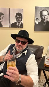 Great to watch @the_mavericks tribute to @raulmalo01 tonight at the Ryman in Nashville. Such a great lineup and a very special night. #malostrong #raulmalo #themavericksband #nashville #rymanauditorium #countrymusiclegends | The Strayhearts