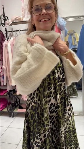 Comment porter une robe à fines bretelles ? www.boutiquezazou.ch #robe #valaiswallis #boutique