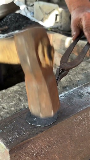 This is how a blacksmith makes a coconut dredger! #blacksmith