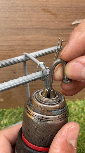 The fastest way to twist wire using a drill Forget the pliers: simple, powerful method. #USA #WorkshopHack #ProTip | Kreative Ideas