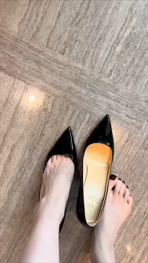 ❤️↓长按👍🏻高跟鞋👠美腿玉足