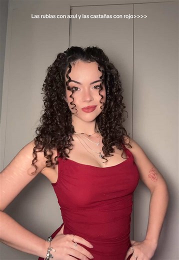 Makeup and Outfit Tips for Curly Hair in Madrid