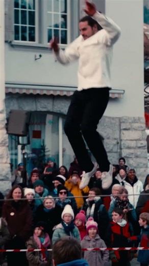 This is what happens when an event gives people a real moment to watch.