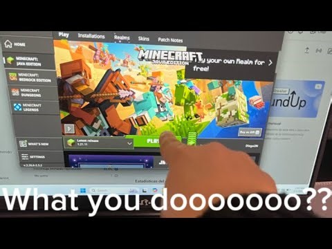 playing minecrft java (i suck)
