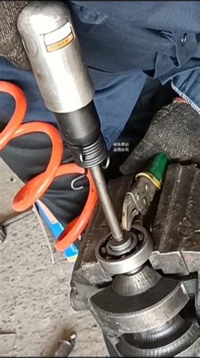 #Pneumatic bearing and bush driver set #hardwaretools #pneumatic #bearingpuller #bush #work #shorts