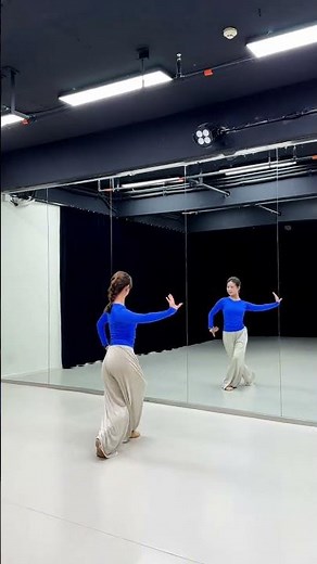 Dai Ethnic Dance: Spring Back Split Challenge