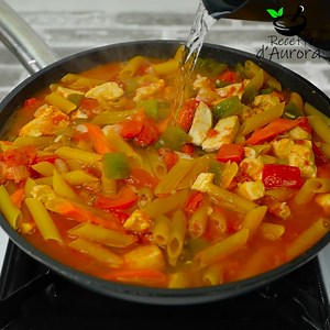 44K views · 167 reactions | Désormais, je ne fais plus que des pâtes et du poulet comme ça, une recette facile et incroyable. | Recettes Aurora | Facebook