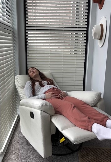 The Suzy Recliner: Comfort Made Simple