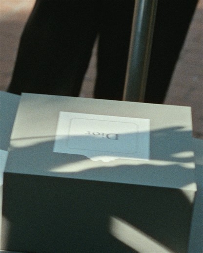 Dior Beauty Official on Instagram: "Rashida Jones getting ready for the 83rd Golden Globes with Dior Beauty. Rashida is wearing Dior Forever Skin Perfect in 4W Dior Forever Skin Bronze in 3 Light Medium Dior Backstage Rosy Glow in 001 Pink Dior Forever Blush Soft Filter in 05 Lily Dior Forever Glow Luminizer in 01 Nude Halo Diorshow Overvolume Mascara in 090 Overblack Diorshow 5 Couleurs in 649 Nude Dress Diorshow Liquid Liner in 096 Satin Black Rouge Dior Contour in 678 Culte Dior Addict Lip Gl