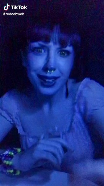 cobweb (@redcobweb)’s videos with