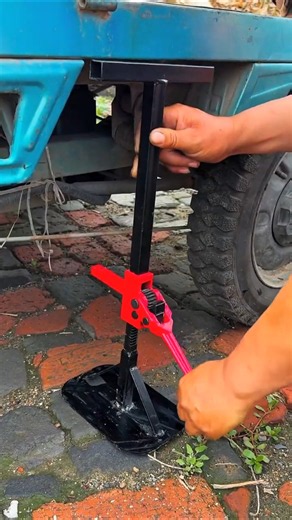 Three Wheel Repair Lift Stand for Easy Vehicle Maintenance #tricycle #repairtools #shortsfeed