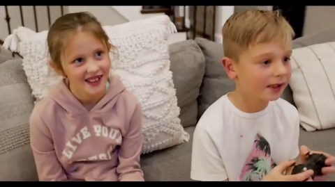 Mini Drone for Kids,Beginners,Adults,RC Small Nano Drones Quadcopter with 2-In-1 Race and Fly Mode,LED Light,Altitude Hold,3D Flip,Circle Fly,2 Batteries,Gift Toy for age 8-12 Boys and Girls Indoor