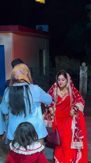 Tich buttonaa di jodi ♥️ . . . #wedding #couple #family #inlaws #coupledance | Aarzoo Thakur