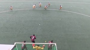 Controlled🕹 Penalty Corner variation💥 from today’s game @kleinzwitserland ⚡️ @hcdenboschheren1 👤 @sebdockier 🎥 @hcdenboschheren1 #fieldhockey #hockeyfilmpje #goalies #goalkeepers #hockeynl #hockeybe #hockeylife #hockey #hockeytraining #lovehockey #unbelievable #weekend #penalty #corner #variation | Hockeyfilmpje