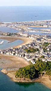 Aujourd’hui je vous emmène de Saint-Servan au Château de Saint-Malo 𝐶𝑒𝑠 𝑝𝑟𝑖𝑠𝑒𝑠 𝑑𝑒 𝑣𝑢𝑒 𝑎𝑒𝑟𝑖𝑒𝑛𝑛𝑒𝑠 𝑒𝑛 ℎ𝑒𝑙𝑖𝑐𝑜𝑝𝑡𝑒𝑟𝑒 𝑜𝑛𝑡 𝑒𝑡𝑒 𝑟𝑒𝑎𝑙𝑖𝑠𝑒𝑒𝑠 𝑎𝑣𝑒𝑐 𝑡𝑜𝑢𝑡𝑒𝑠 𝑙𝑒𝑠 𝑎𝑢𝑡𝑜𝑟𝑖𝑠𝑎𝑡𝑖𝑜𝑛𝑠 𝑛𝑒𝑐𝑒𝑠𝑠𝑎𝑖𝑟𝑒𝑠 𝑑𝑒 𝑠𝑢𝑟𝑣𝑜𝑙 | Philippe Meunier Photographe