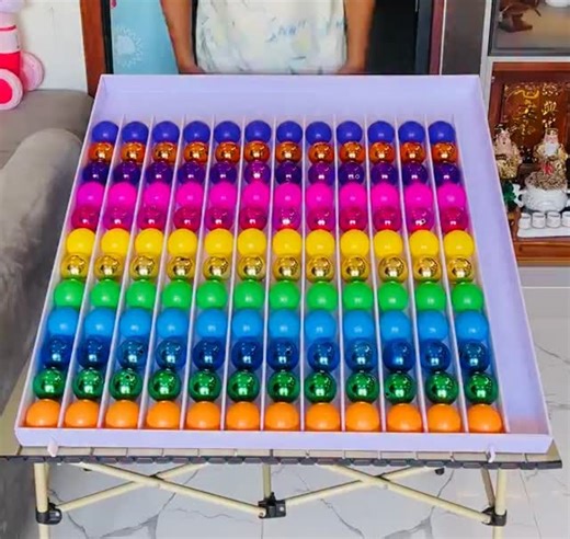 SatisfyingSort on Instagram: "Blink & You’ll Miss The Move! 👁️ Speed Sort. Can You Match My Logic? 🧩 Challenge Accepted!"