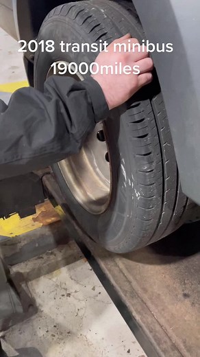 Transit minibus, no drive brake down stated “clutch issue” that’s not what I found #mechanic #garage #ford #transit #wheebearing #rearaxle #diff #shaft #nodrive #changegearnoproblem