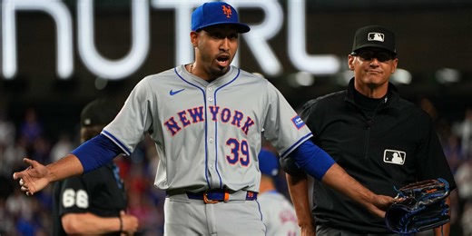 Díaz ejected in ninth inning after sticky stuff check