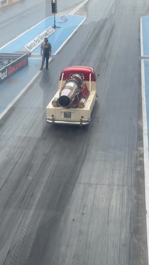 [S02E77 - Above the Jet VW Pickup 😎] This has got to be by far my favourite angle to watch a jet car from! Watch the computer screens and the windows as they get buffeted about by the afterburner! The driver is Perry Watkins and this is a 1958 VW Pickup called “Oklahoma Willy”. This was one of the star attractions at Santa Pod Raceway’s Bug Jam 38 back at the end of July 2025! 🎥 - Shot by myself StripClips at Bug Jam 38 at Santa Pod Raceway in July 2025. #StripClips #SeanBoweVideos #OklahomaWi