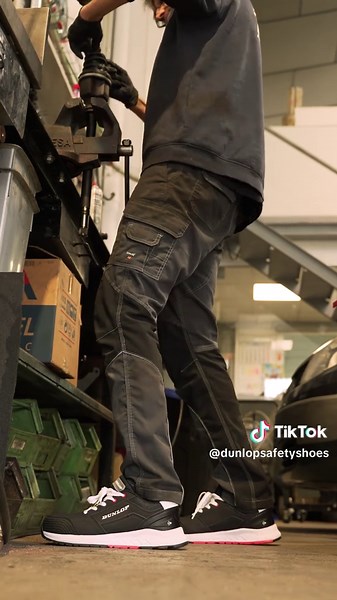 Calzado STORM BLACK S3L-ESD para trabajo duro