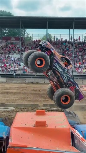Thrilling Monster Truck Racing: Grave Digger and More