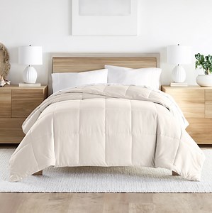 Noble Linens Ivory All Season Lightweight Down-Alternative Solid Comforter, Full/Queen