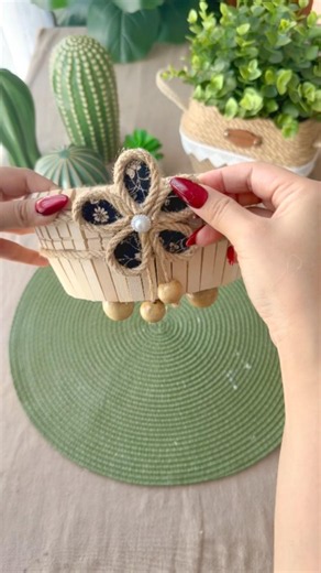 Don't Throw Away Plastic Container! This DIY Basket Trick Is Genius #craftideas #tutorial