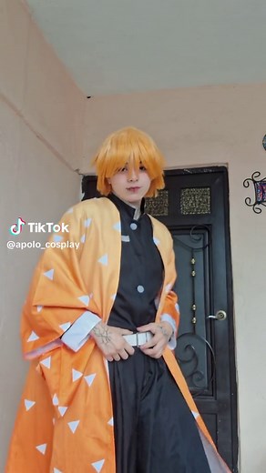 Zenitsu Agatsuma Cosplay | Ferchapa Cosplayer Highlights