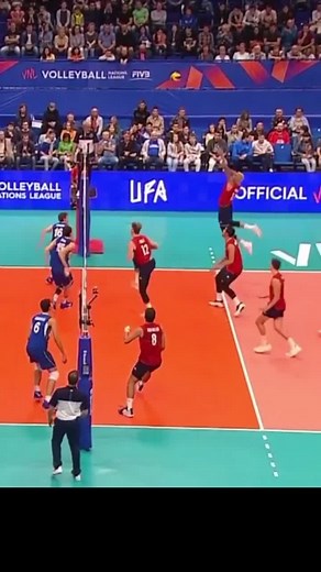 Impressive Volleyball Skills: Benjamin Patch's 3.82m Vertical Jump