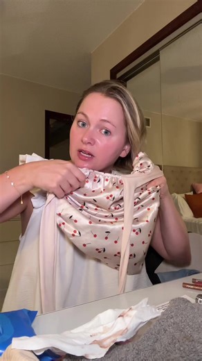 Replying to @Crystal my easiest way to put on my bonnet 🤍 #hairbonnet #satinbonnet #tiktokshopcreatorpicks