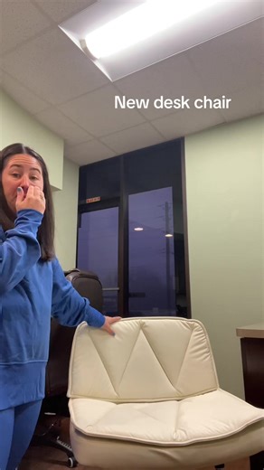 Love this chair #tiktokcreator #roadto10k #newyear #worklife