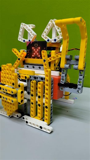 Hello cat robot you can build at home. nice and cut. #robotics #robot #creative #stem #lego