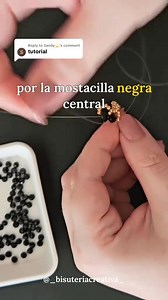 ✨ ¿Te gustaría aprender bisutería desde cero y convertirlo en un ingreso? ✨ Este curso de bisutería para principiantes está creado para ti que quieres iniciar, aprender paso a paso y emprender con accesorios hechos por ti 💍✨ ✔️ No necesitas experiencia ✔️ Aprendes técnicas básicas y prácticas ✔️ Ideal para emprender desde casa ✔️ Crea accesorios modernos y vendibles ✔️ Transforma tu creatividad en ingresos La bisutería no es solo un hobby, es una oportunidad real de emprendimiento. Empieza hoy,